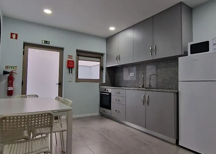 Casa De Ferias_as Oliveiras Iii * Espinho (Aveiro)